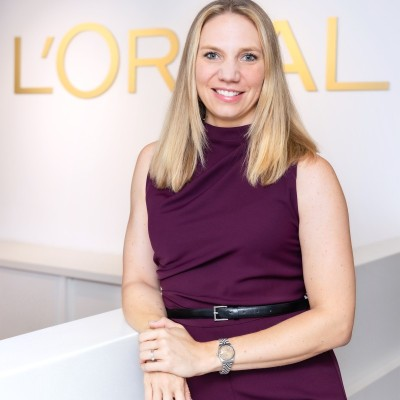 Sabrina — HR Director at L'Oréal